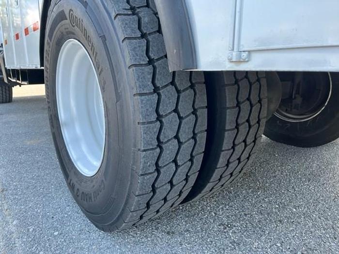 Used Altec AM55-E 60ft Over-Center Bucket Boom on 2009 International 7400 4x4 Utility Truck - C96023