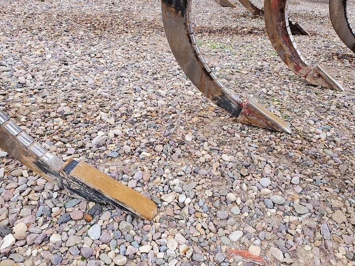 Used Watts 7 Shank Ripper