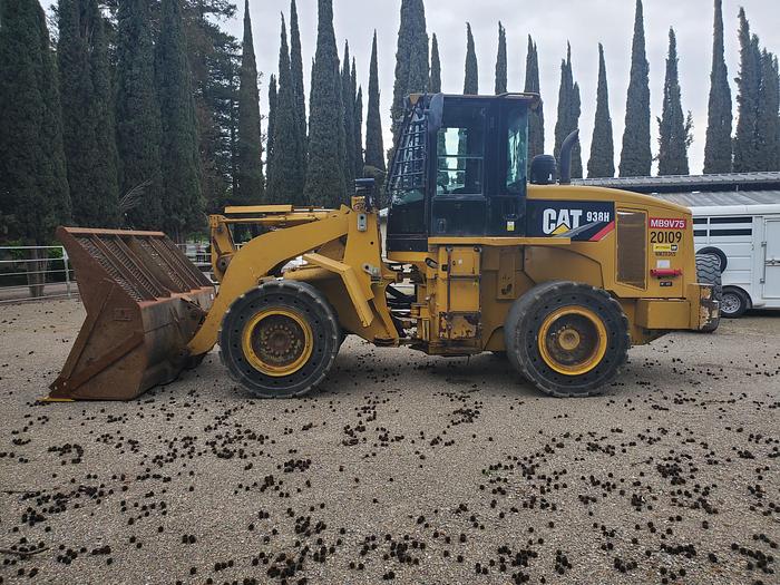 Used 2009 CAT 938H