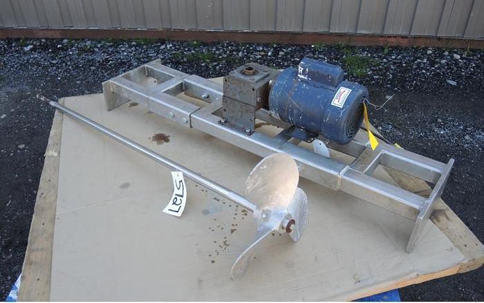 USED TOP ENTRY MIXER, 1 HP, WITH STAINLESS STEEL BRIDGE