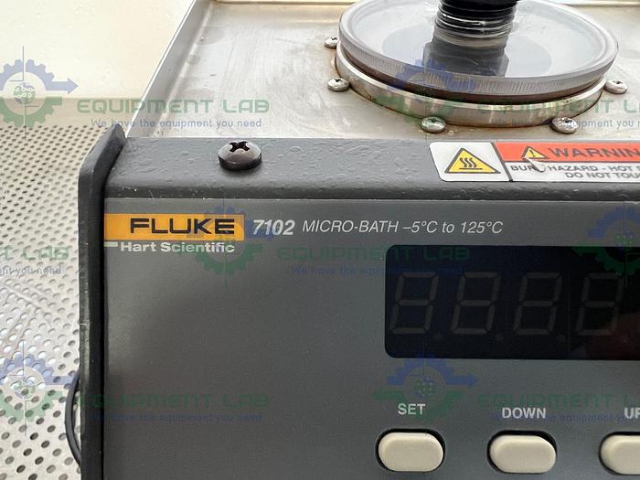Used Fluke Corporation  7102 Micro Bath Thermometer Calibrator -5° to 125°C, 750 mL