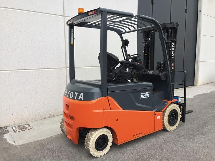 Used 2013 TOYOTA 8FBMT 25