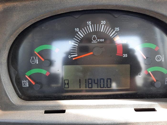 Usado CATERPILLAR D8T 2011