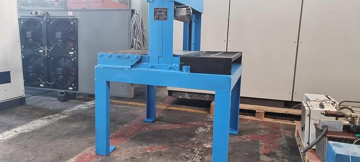 Used Shaw Robinson Rubber Bale cutter