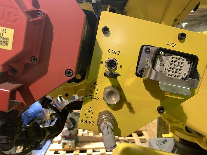 Used FANUC R2000iC/125L 6 AXIS CNC ROBOT WITH R30iB CONTROLLER, IR VISION, 125KG X 3,100 MM H REACH