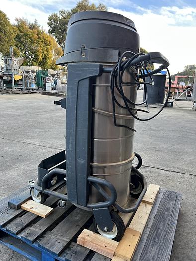 Used Dust Collector, Vacuum, Nilfisk, Model S2, 13 Gallon #C744933