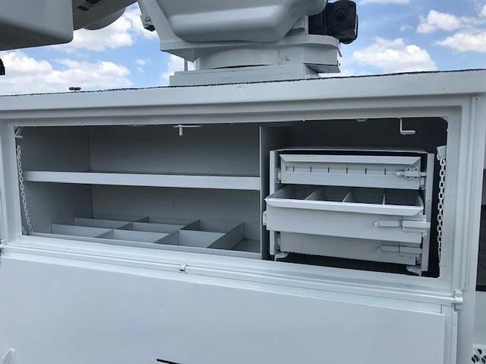 Used 2009 Ford F750 4x2 Utility Altec AM55-MH Over-Center Bucket Truck