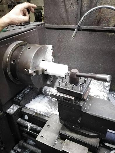 Used USED MANUAL LATHE MACHINE
