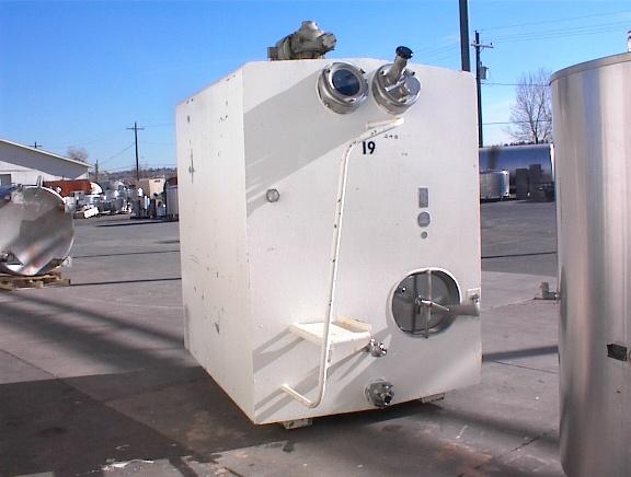 Usado 1000 GALLON STORAGE TANK.  CB MODEL ERW SERIAL 10-ERW-60-843