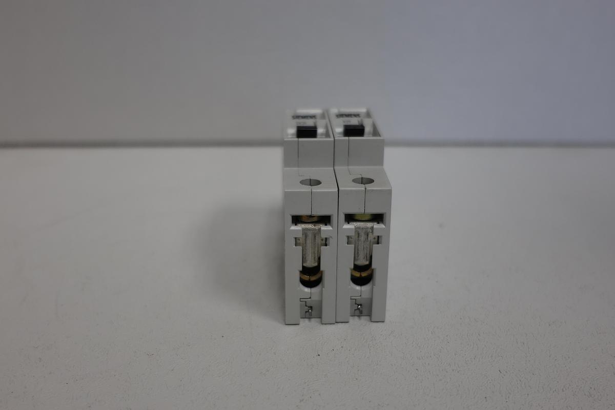 Used Siemens 5SX21 A4 Miniature Circuit Breakers – 4A – Single Pole – 230/400V AC – LOT OF 2