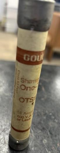 Used Gould Shawmut OTS15 One-Time Fuse 15 Amp 600 V - GHGC-D8