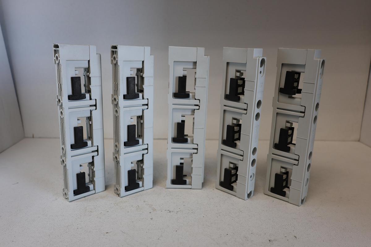 Used (Lot of 5) Wöhner 01508 60 Classic busbar support / mounting bracket) 60mm Busbar Support (3‑pole)