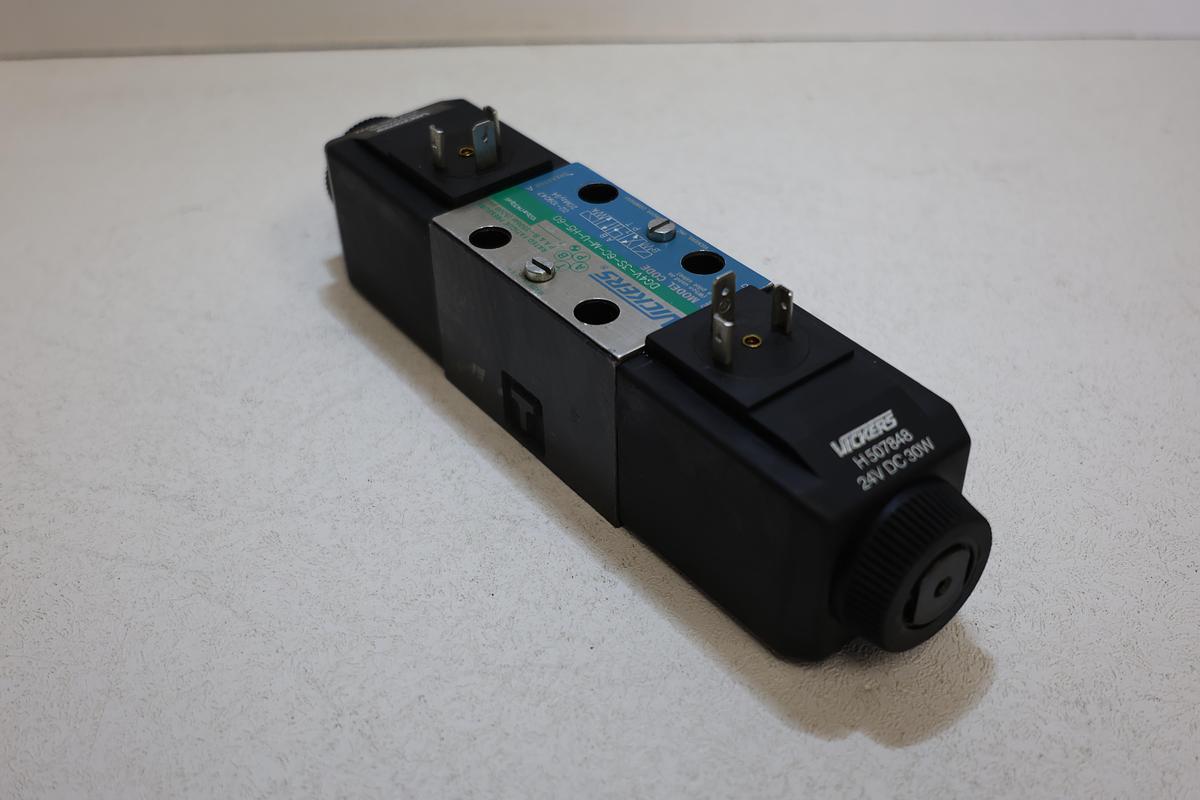 Used Vickers DG4V-3S-6C-M-U-H5-60 Hydraulic Solenoid Valve 24VDC Dual Coil