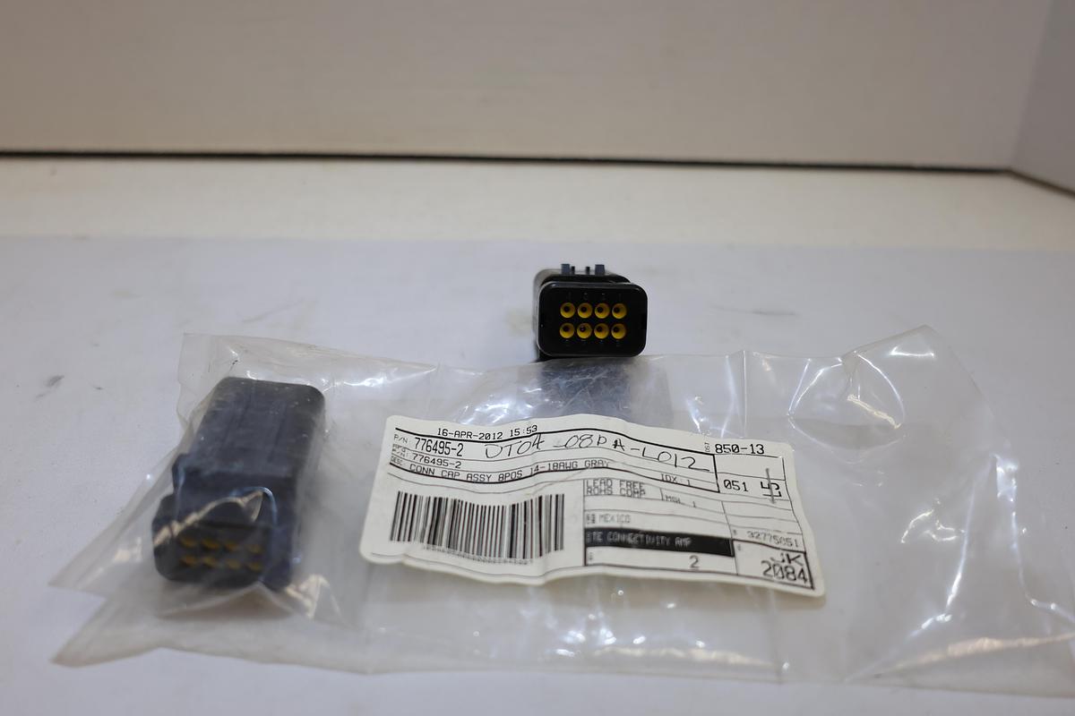Used Lot of 2 TE Connectivity DEUTSCH DT04-08PA-L012 776495-2 8-Pin Connector New
