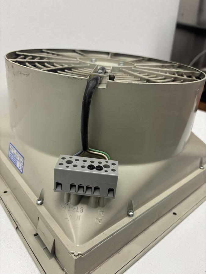Used RUBSAMEN&HERR ELEKTROBAU GMBH D-57290 FAN LV 700 23/400 V 120 W 0,40/0,23A 50/60Hz GHA-93