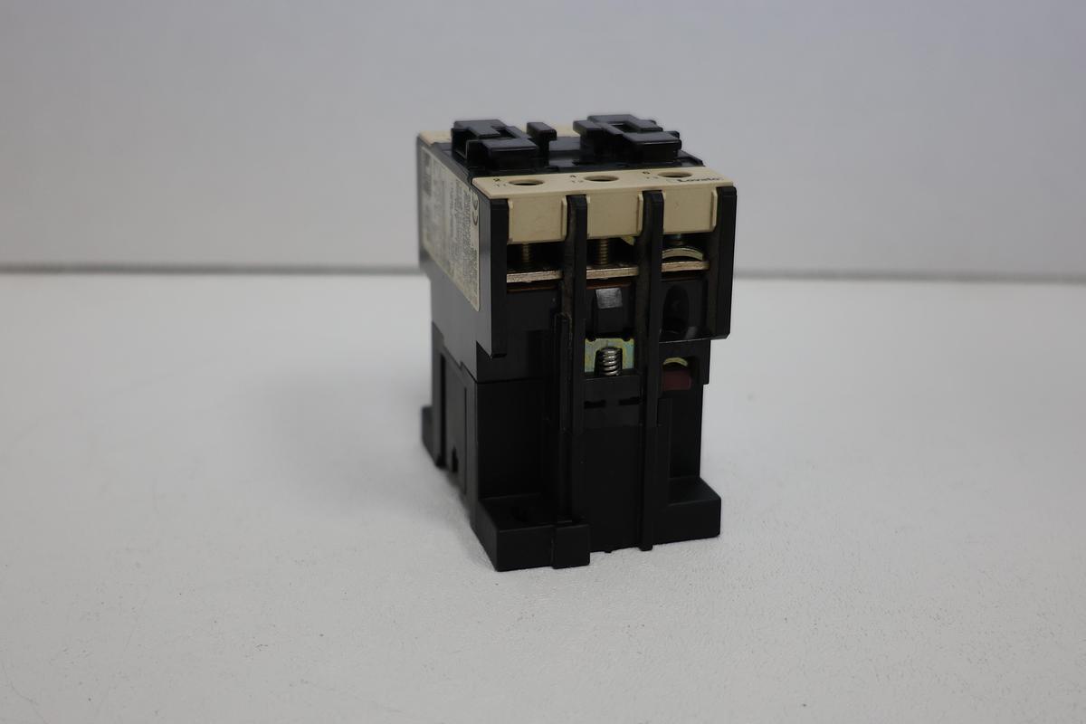 Used Lovato BF32 Series Contactor – 82A @ 600VAC – 3 Pole – Industrial Control 200/240V GHA-185