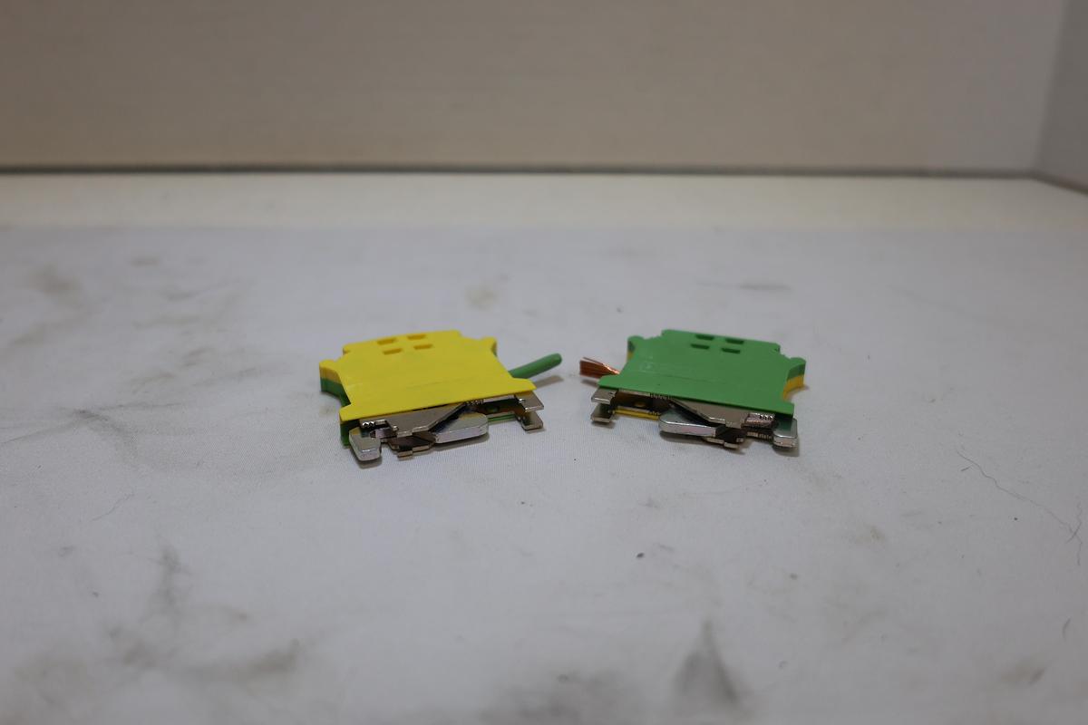 Lot of 2 Mini DIN Rail Ground Terminal Blocks Green/Yellow Used