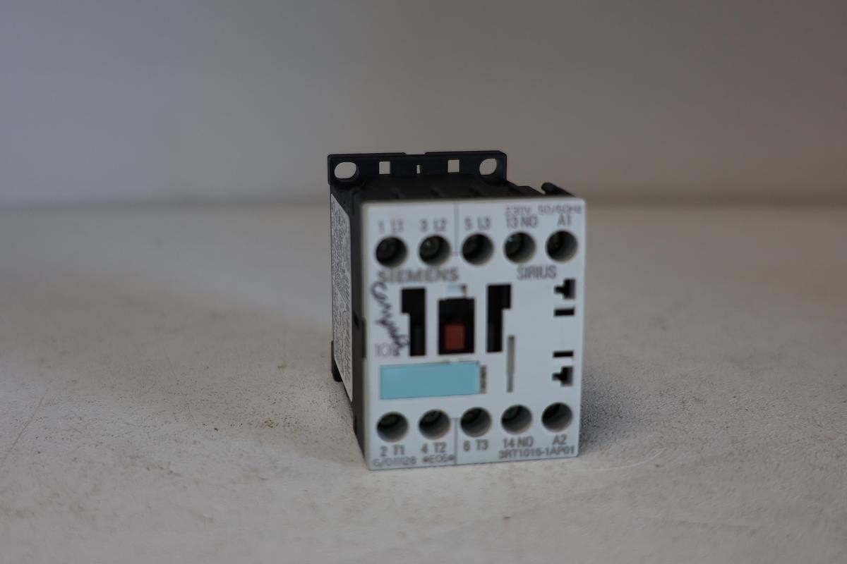 Used Siemens 3RT1015-1AP01 Sirius Contactor 3 Poles DIN Rail GHC-16