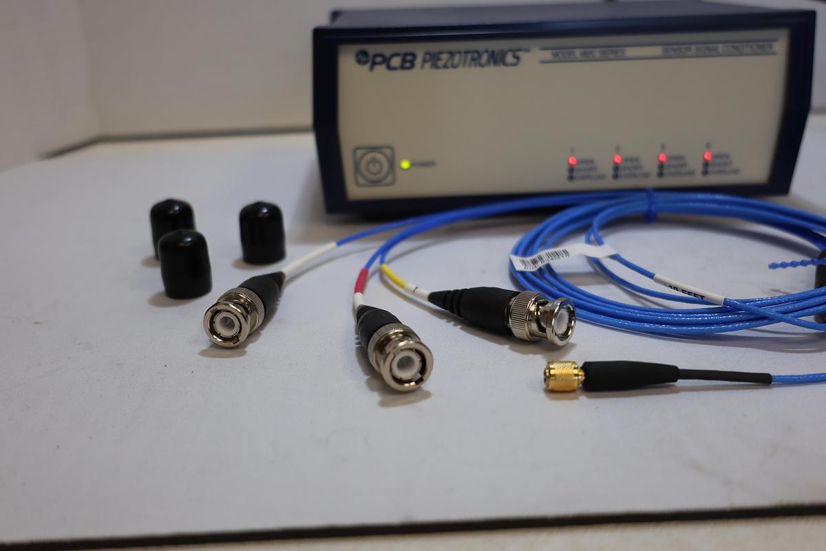 Used PCB 482C05 Vibration Analysis System w/ 2 HT356B01 Sensors & 034G10