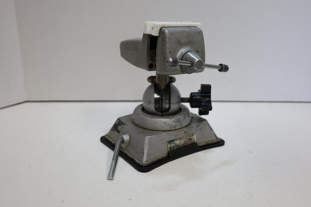 Used PANA VISE Table top Vise adjustable head Pat.#2898068