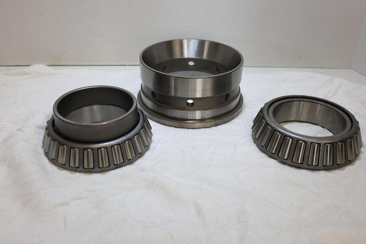Eaton Fuller 21356 Koyo Tapered Roller Transmission Bearing Assembly NOS