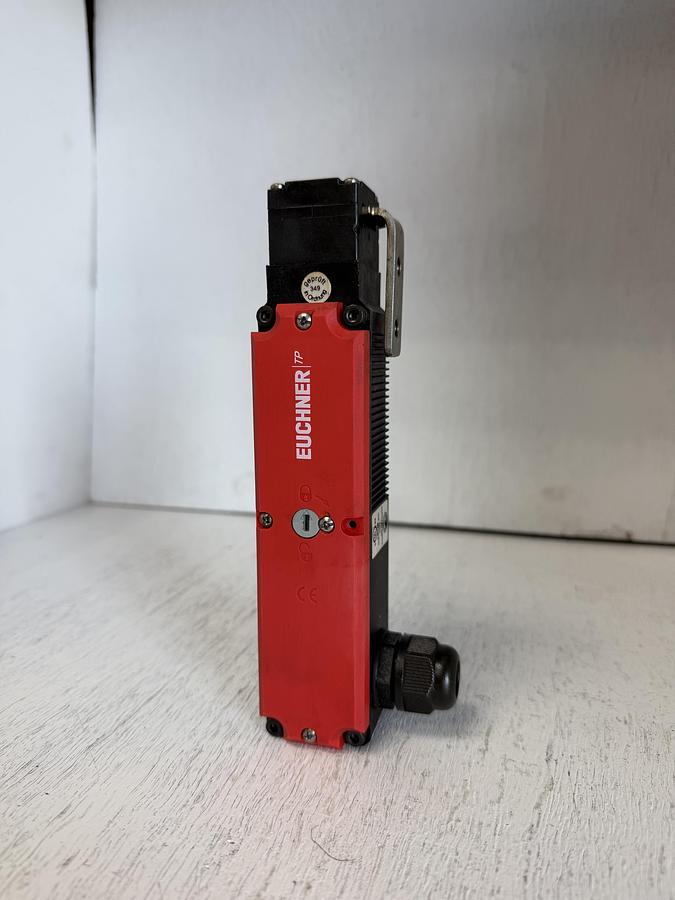 Used Euchner TP3-4121A024M Safety Switch - TP Series - 24V GHA-180