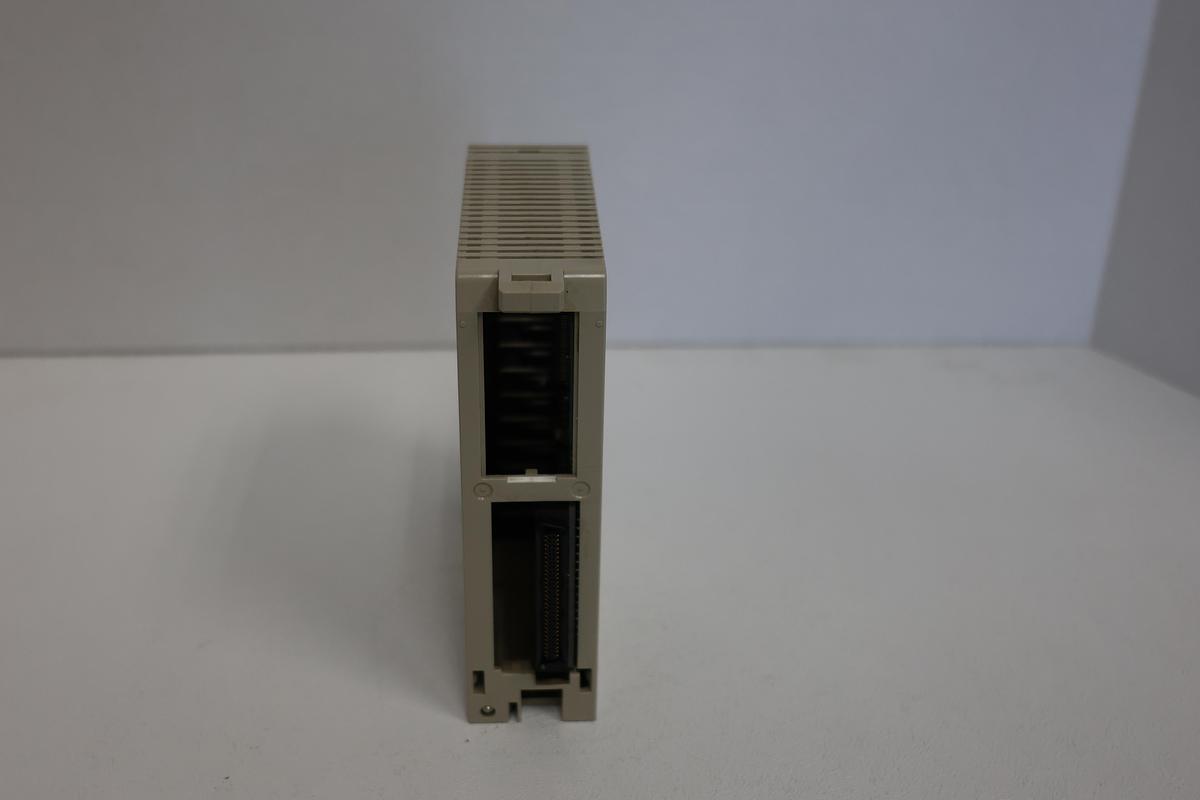 Used OMRON CS1W-OD212 Digital Output Module | 16-Point, 24V DC GHC-34
