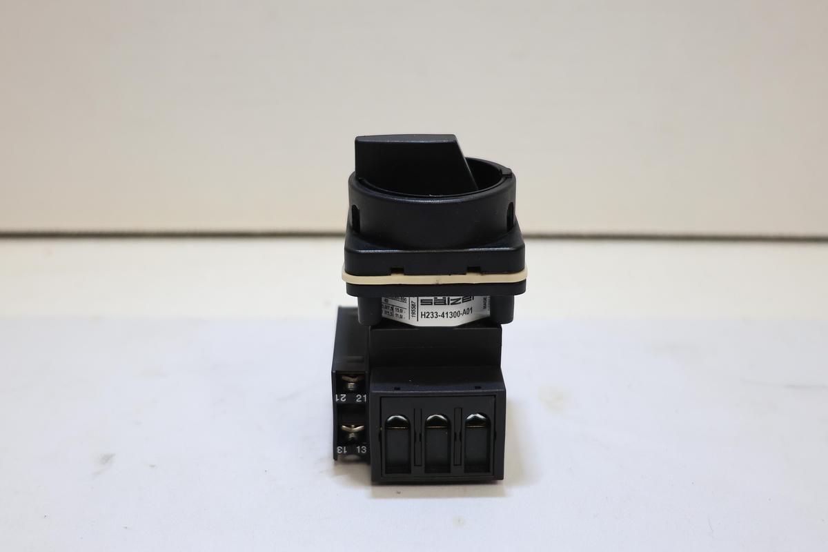New Salzer H233-41300-A01 Rotary Disconnect Switch H233-41311-035M1 3P