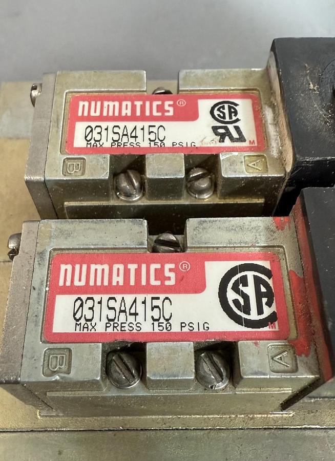 Used (PAIR ON MANIFOLD) NUMATICS 031SA415C SOLENOID VALVE GHA-117