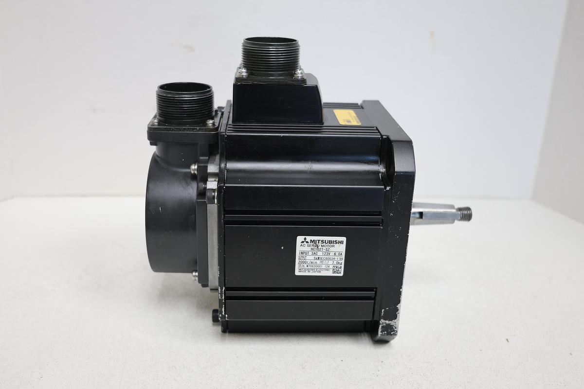 Used Mitsubishi HC102T-SZ AC Servo Motor 2000RPM 123V 6A w/ OSE105S2 Encoder