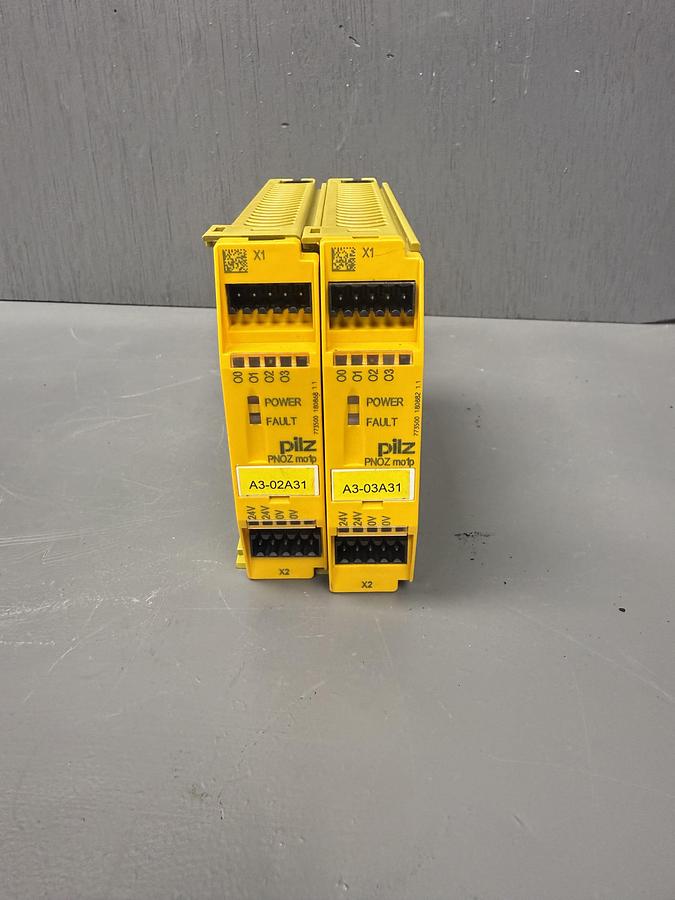 Used (LOT OF 2) PILZ PNOZ MO1P 773500 Safety Relay Module – PNOZmulti, 24VDC GHC-37