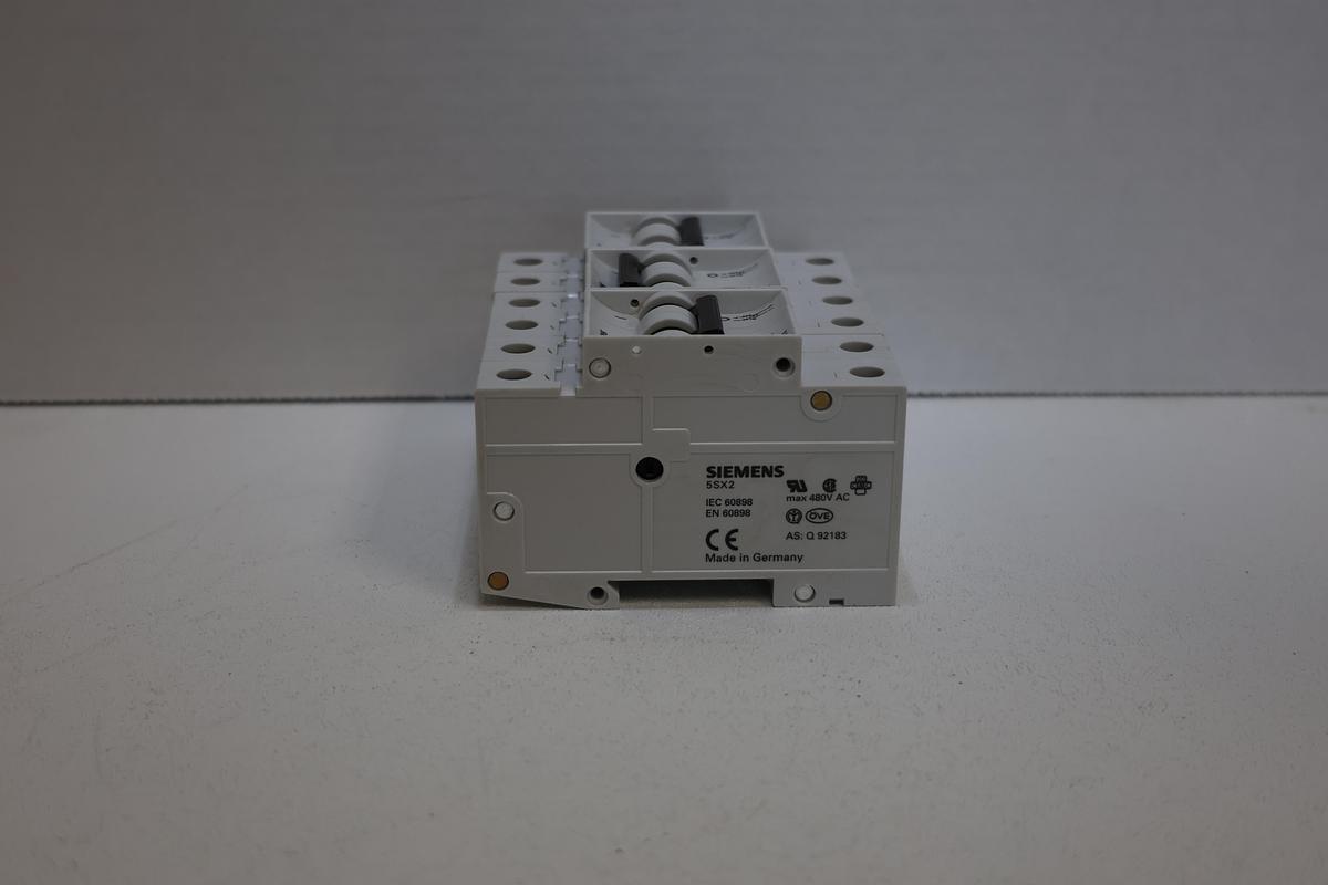 Used Siemens 5SX22 Mini Circuit Breakers – C1 / C2 / C4 – 2 Pole – 230/400V AC – LOT OF 3 GHA-187