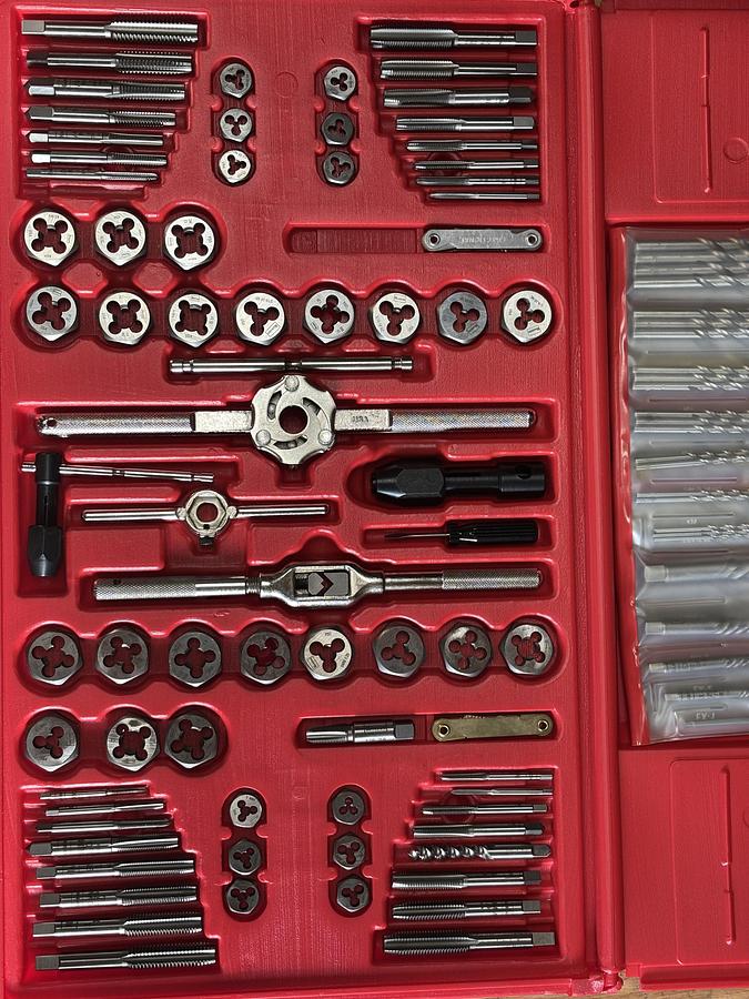 NEW Irwin Hanson 26377 117 Piece Master Tap and Die Set GHC-43