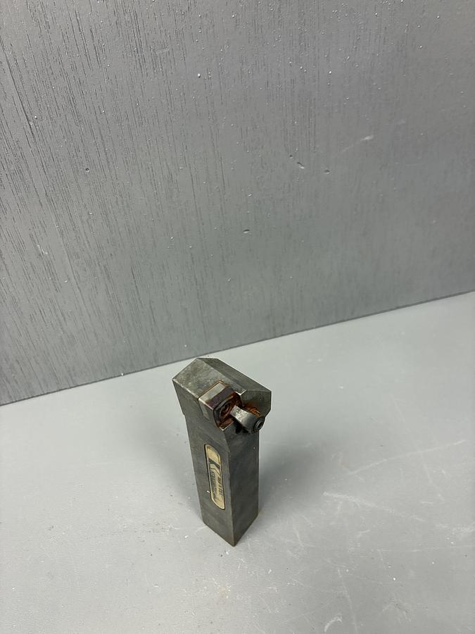 Used Kennametal DCLNR-164D NC4 Indexable Tool Holder 1-1/4'' x 6' GHC-17