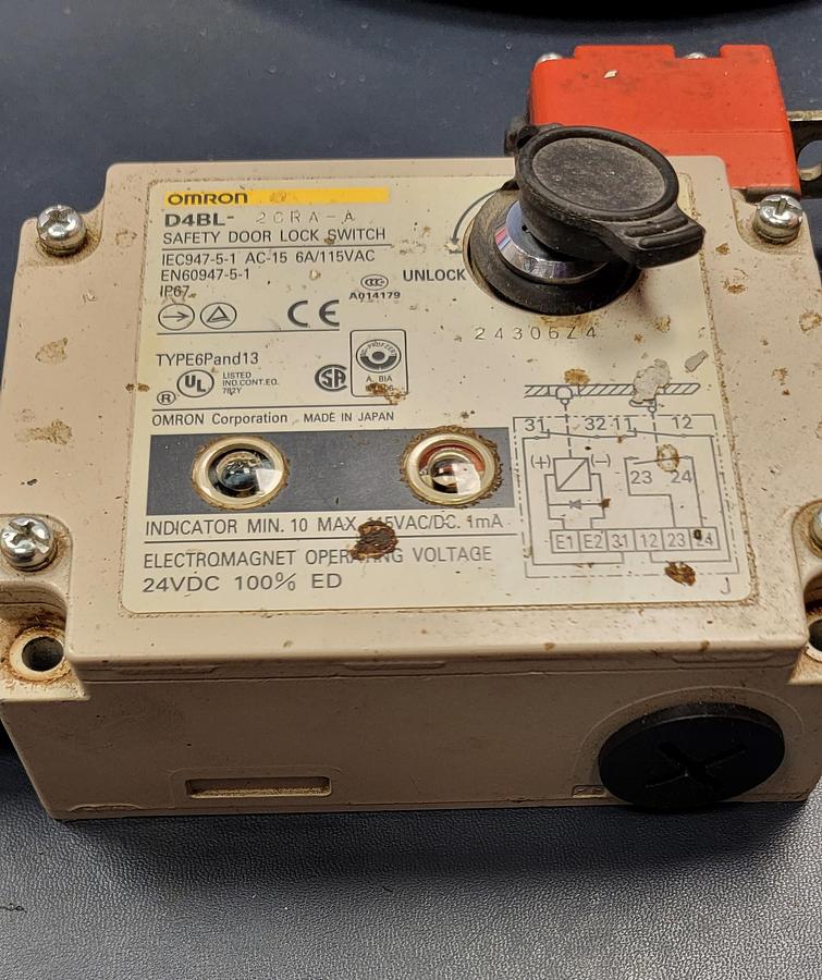 Used OMRON D4BL-2CRA SAFTEY DOOR LOCK SWITCH (B20)