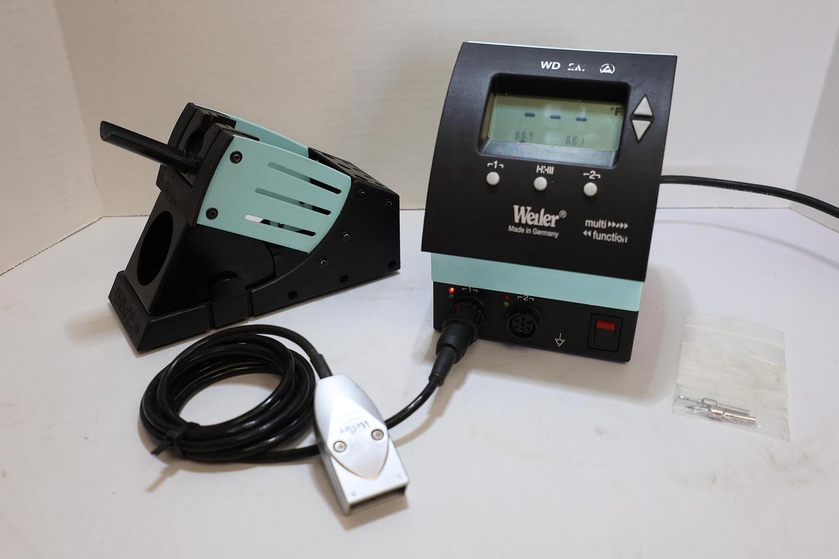 Used Weller WD2M Soldering Station w/ WMRP Iron, Stand & Tips Tested Working