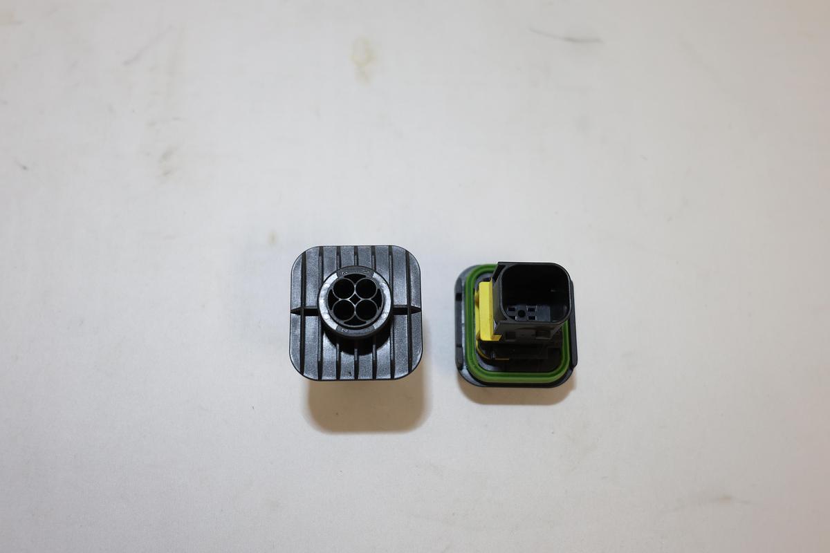 Lot of 2 TE Connectivity 4-Pin Sealed Bulkhead Panel Mount Connectors New