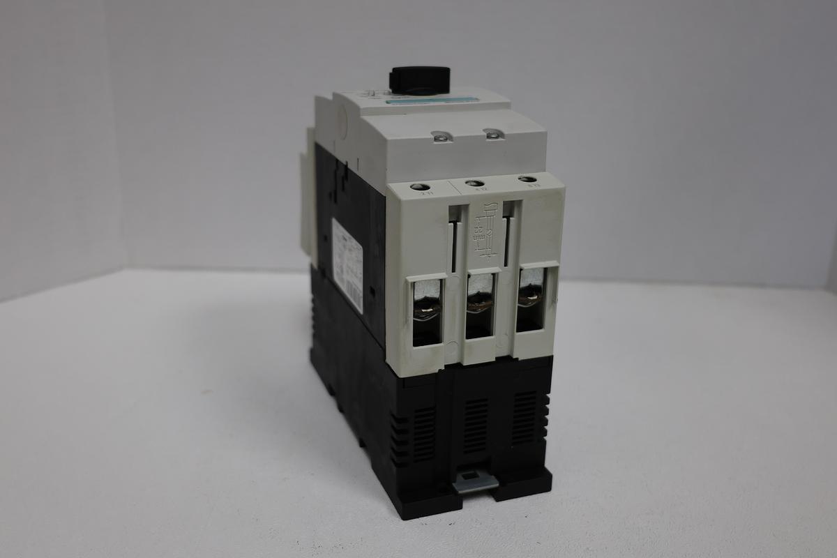 Used Siemens 3RV1042-4FA10 Motor Protection Circuit Breaker – 28-40A, 3-Pole, 520A GHC-37