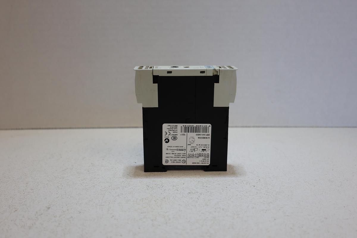 Used Siemens SIRIUS 3RP1540‑2AB30 OFF‑Delay Timing Relay – 24 V AC/DC, LED GHC-37