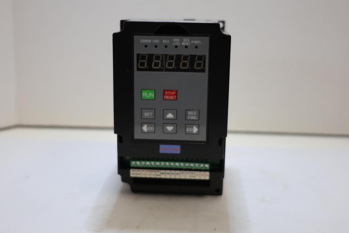 Used (NEW) A2-8022 Variable Frequency Drive VFD 2.2kW 220V 15A Motor Speed Controller Inverter 