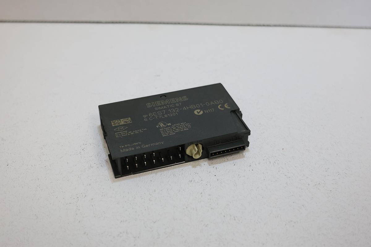 Used Lot of 2 Siemens 6ES7 132-4HB01-0AB0 ET200S 8DO Output Modules 24VDC GHC-34