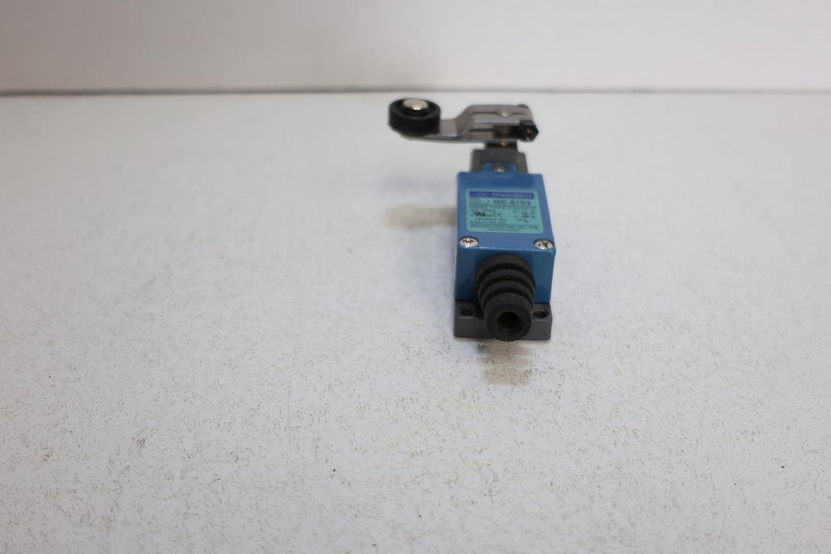 Moujen ME-8104 Limit Switch Side Rotary Roller Lever SPDT 5A 250VAC IP65 NEW