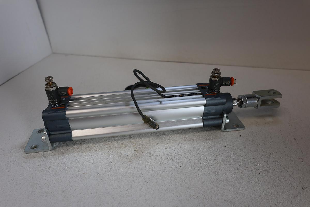 Used Metal Work Pneumatic Cylinder – ISO 15552 Series 3 (32mm Bore x 125mm Stroke) PN:1213320125CN