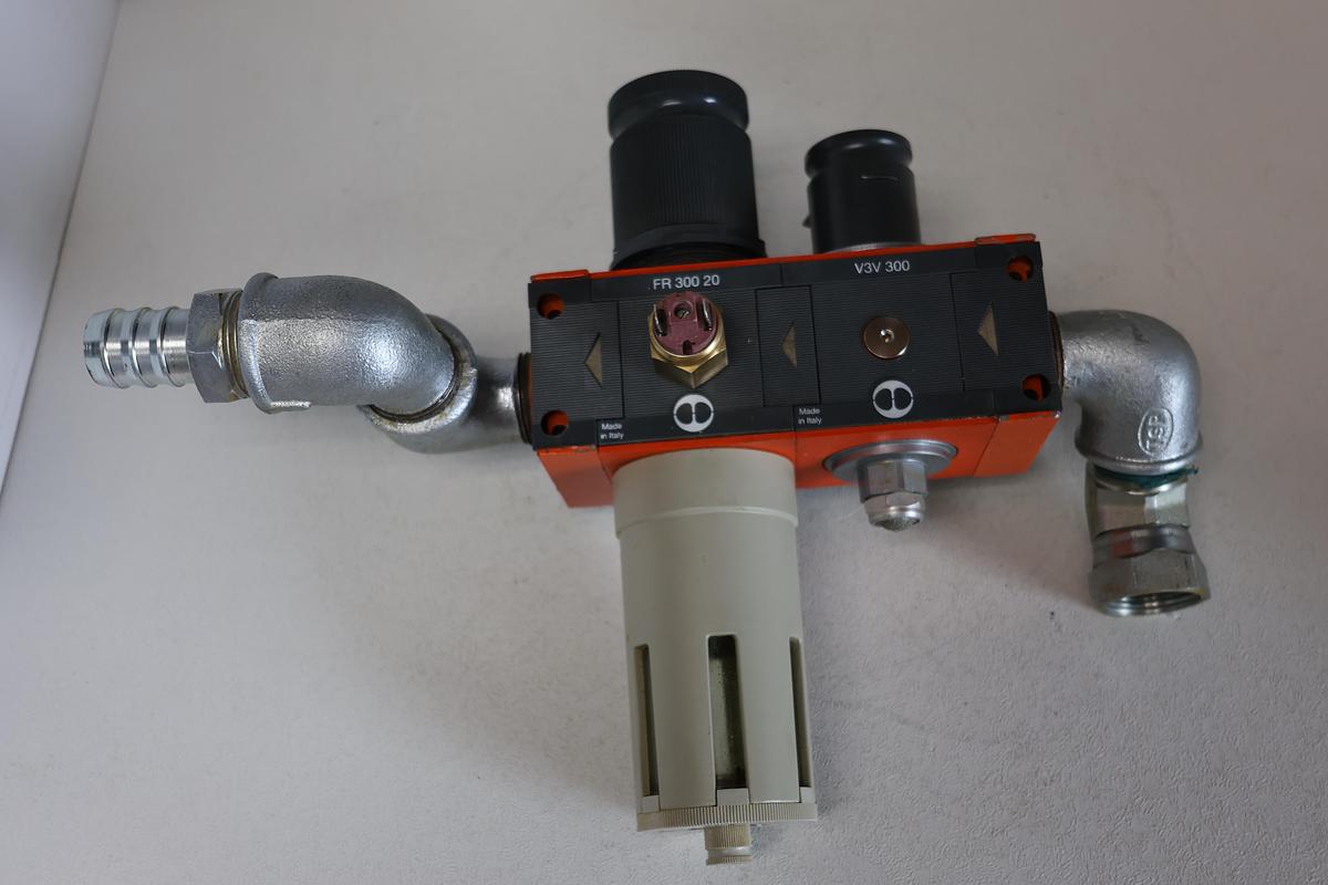 Used Metal work Pneumatic FR 300 20 Filter Regulator 0-12 bar GHA-189