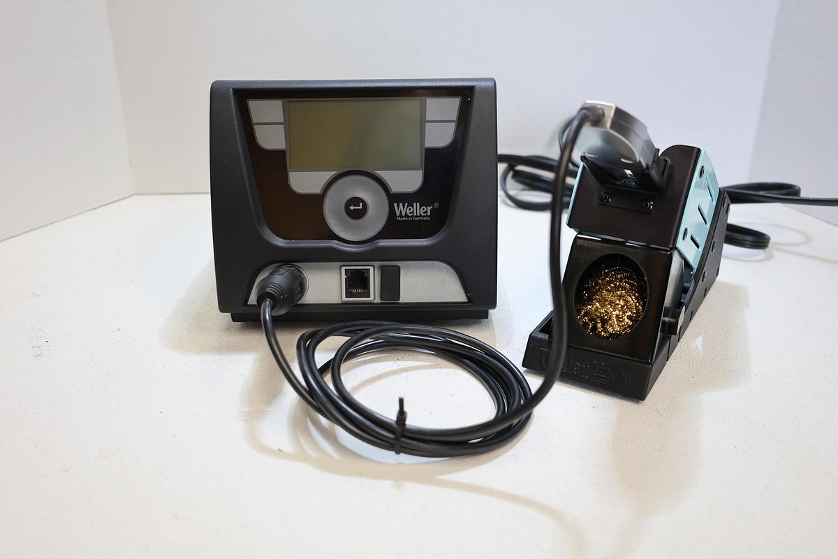 Used Weller WX1 200W Digital Soldering Station w/ WXMP Micro Iron & Stand Tested