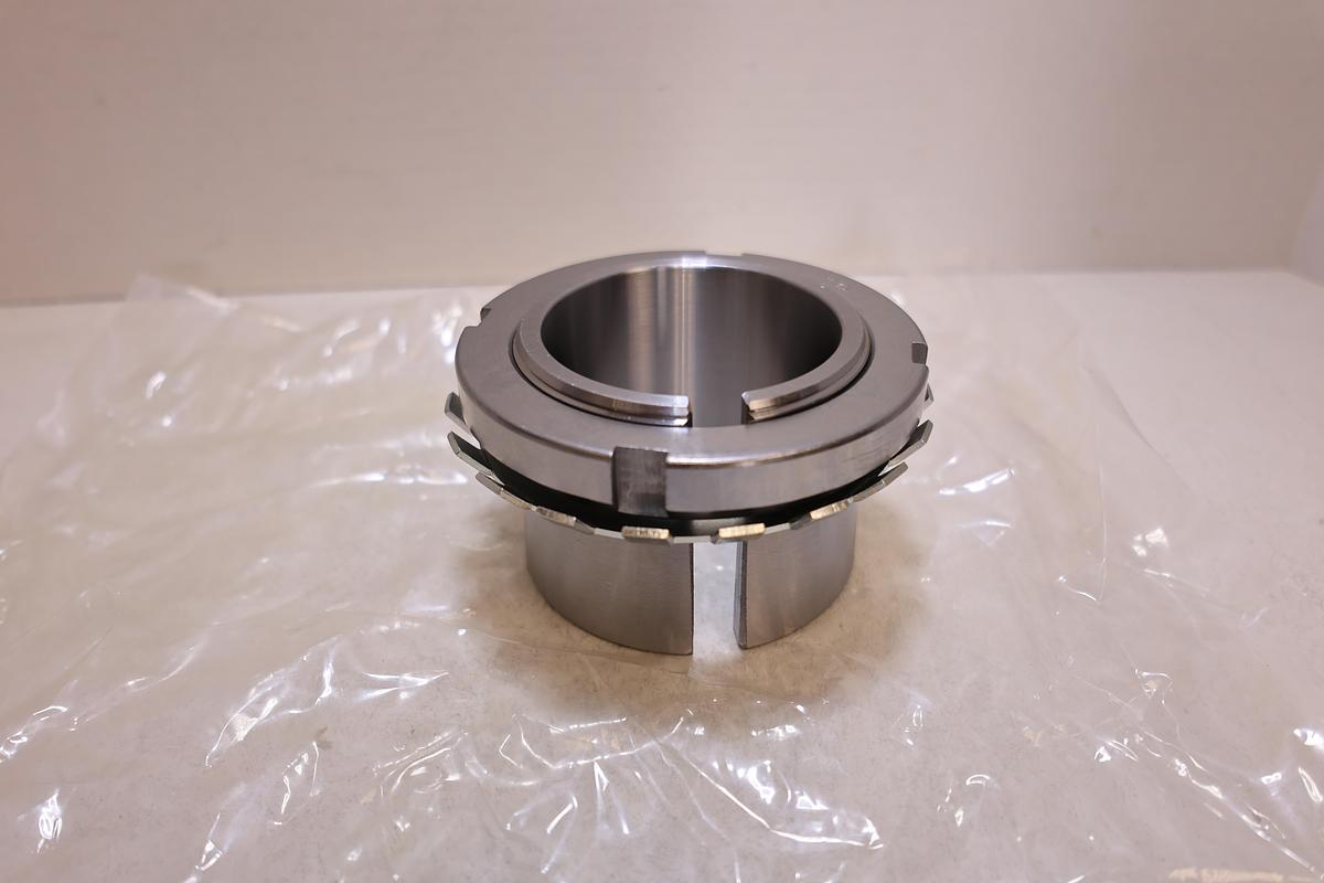 FSQ SNW15 x 2-7/16 Bearing Adapter Sleeve Locknut Washer New