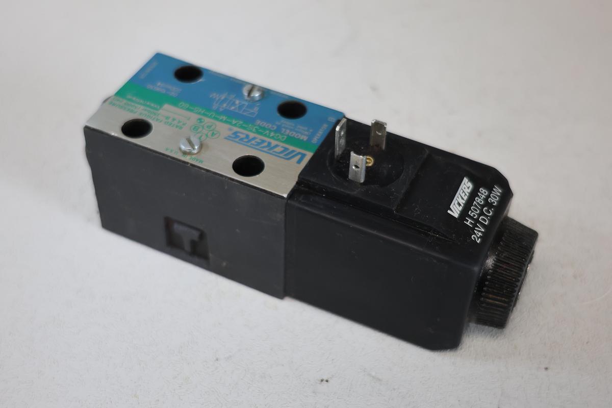 Used Vickers DG4V-3S-2A-M-U-H5-60 Solenoid Operated Directional Control Valve – Used GHA-184