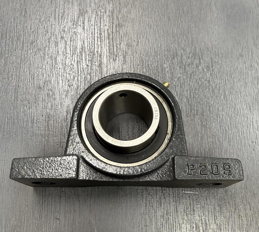Used DURA-ROLL UC209-28 P209 PILLOW BLOCK BEARING 1-3/4 BORE GHB-57