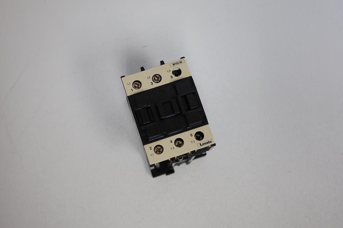 Used Lovato BF32 Series Contactor – 82A @ 600VAC – 3 Pole – Industrial Control 200/240V GHA-185