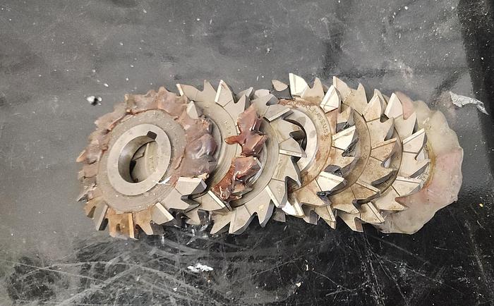 Used 4 x 7/16 x 1-1/4" HSS Side Milling Cutter - Staggered Tooth - CHB-49